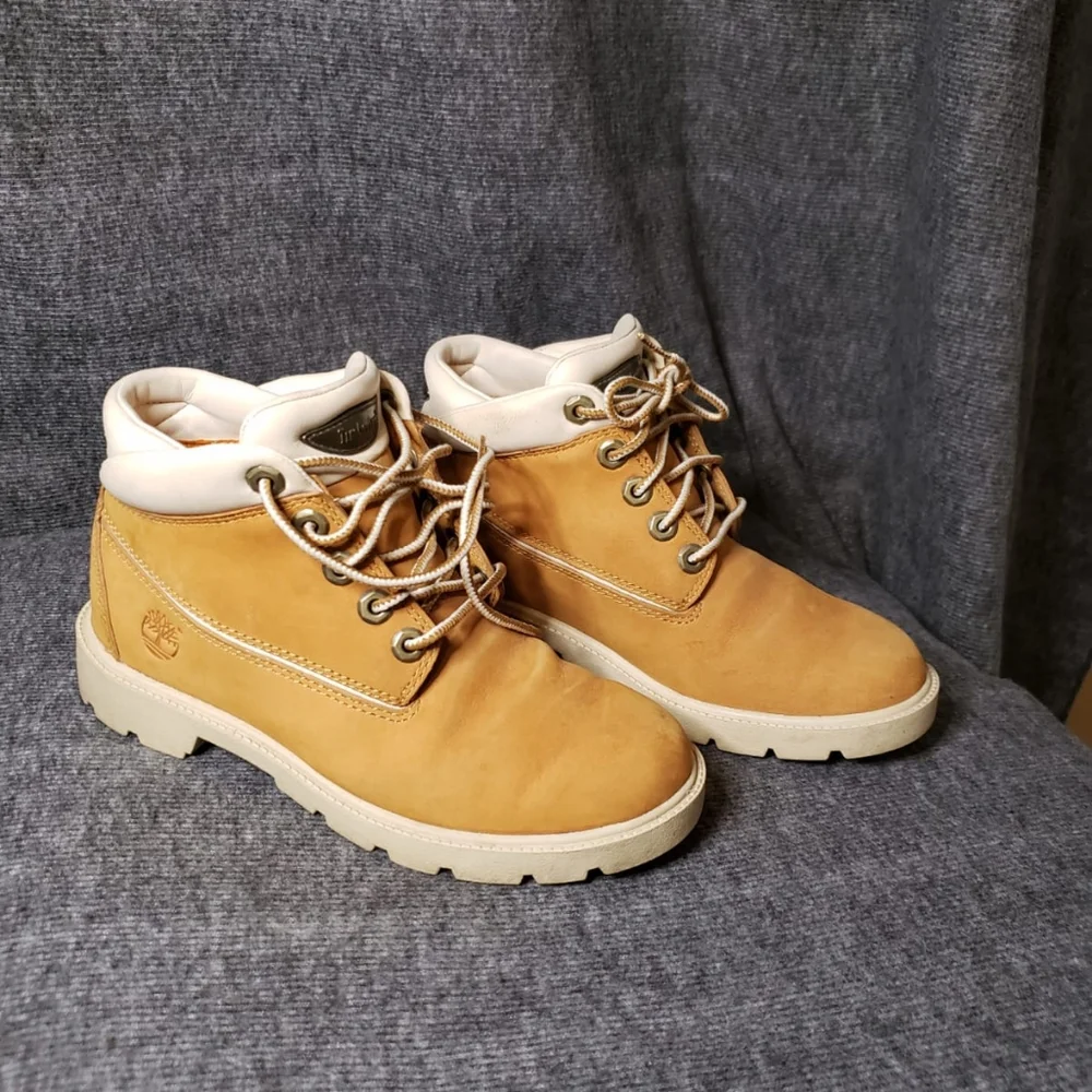 Timberland Boys tan boots Size 3.5 - Picture 3 of 12